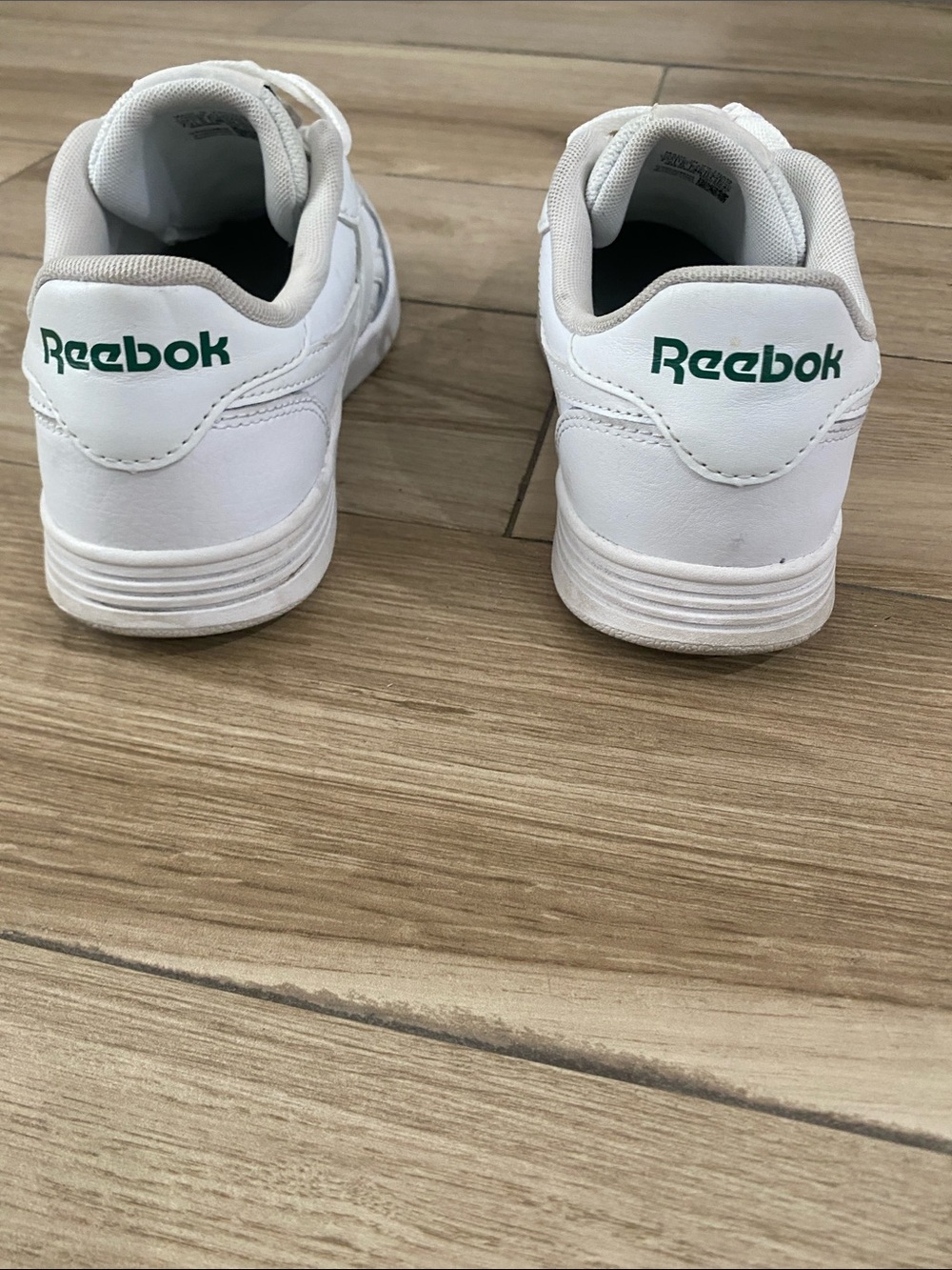 Reebok - Picture 3 of 4